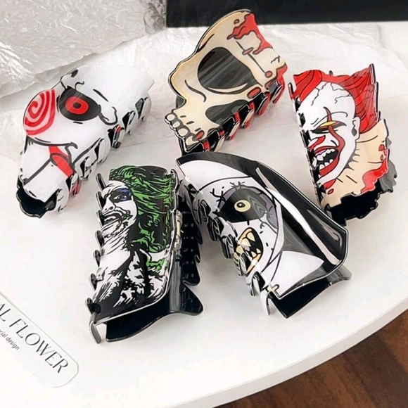 Horror Themed Hair Clips Set - Picture 1 of 8
